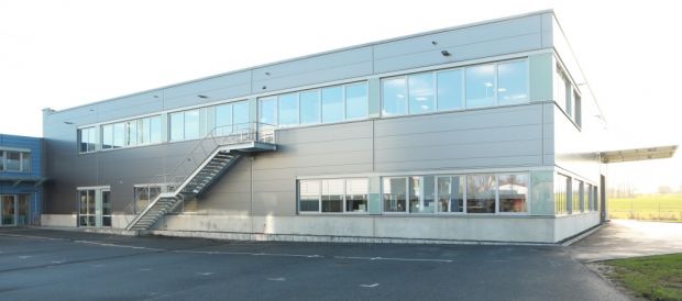 Multivac Marking & Inspection weihte im Dezember 2018 ein neues Produktions- und Bürogebäude im westfälischen Enger ein. Multivac Marking & Inspection weihte im Dezember 2018 ein neues Produktions- und Bürogebäude im westfälischen Enger ein.