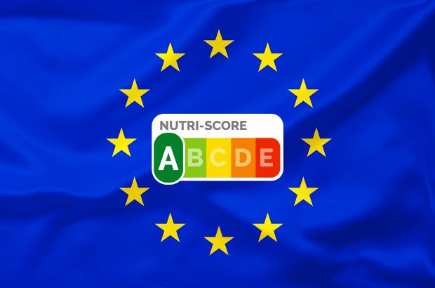 EU-Fahne und Nutri-Score-Siegel. EU-Fahne und Nutri-Score-Siegel.