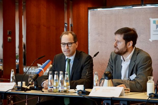 Gaben einen Ausblick auf die ITW ab 2021: Geschäftsführer Dr. Alexander Hinrichs (links) und Pressesprecher Dr. Patrick Klein. Gaben einen Ausblick auf die ITW ab 2021: Geschäftsführer Dr. Alexander Hinrichs (links) und Pressesprecher Dr. Patrick Klein.