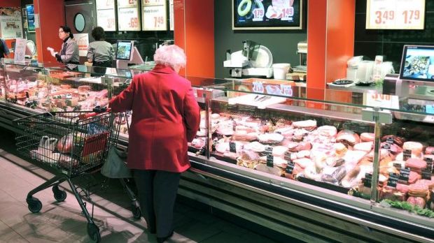In Supermärkten ist Schweinefleisch seit ein paar Wochen teurer. In Supermärkten ist Schweinefleisch seit ein paar Wochen teurer.