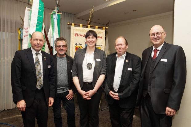 Der neue Vorstand des SFIV (von links): Thomas Keller, Thomas Löbel, Landesinnungsmeisterin Nora Seitz und Dieter Simon mit Landesgeschäftsführer Uwe Uhlmann. Der neue Vorstand des SFIV (von links): Thomas Keller, Thomas Löbel, Landesinnungsmeisterin Nora Seitz und Dieter Simon mit Landesgeschäftsführer Uwe Uhlmann.