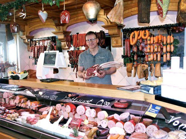Edwin Schimmels Spezialität: Premium-Fleisch vom Angus Rind. Edwin Schimmels Spezialität: Premium-Fleisch vom Angus Rind.