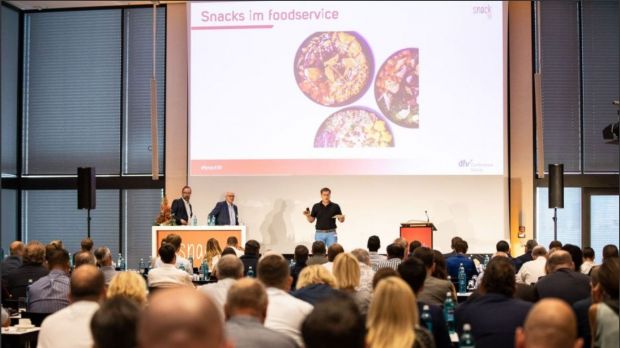 Der Erfolg des Snack-Segments ist Indikator für eine sich verschiebende und flexiblere Arbeitswelt sowie zunehmende Single-Haushalte in deutschen Städten. Der Erfolg des Snack-Segments ist Indikator für eine sich verschiebende und flexiblere Arbeitswelt sowie zunehmende Single-Haushalte in deutschen Städten.