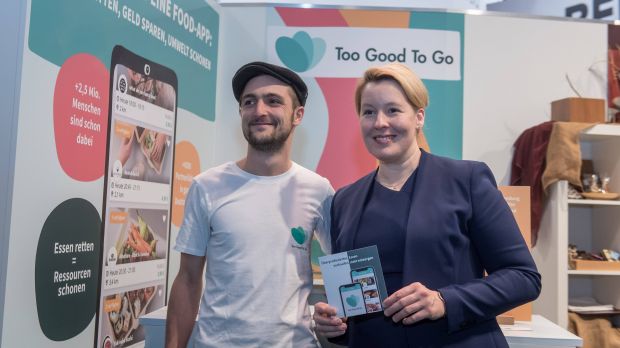 Familienministerin Franziska Giffey besuchte den Stand des Unternehmens auf der Grünen Woche. Familienministerin Franziska Giffey besuchte den Stand des Unternehmens auf der Grünen Woche.