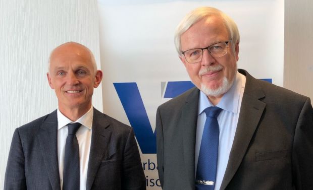 Heiner Manten (links) ist neuer Vorsitzender des VDF. Er folgt auf Paul Brand. Heiner Manten (links) ist neuer Vorsitzender des VDF. Er folgt auf Paul Brand.