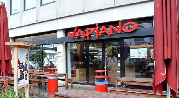 Vapiano muss nach Umsatzeinbußen die Erwartung an das Ergebnis korrigieren. Vapiano muss nach Umsatzeinbußen die Erwartung an das Ergebnis korrigieren.