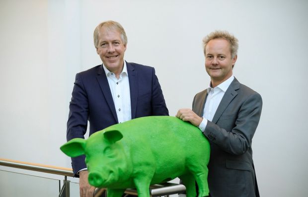 Wollen vom Landwirt über Vion bis hin zum Handel eine Lieferkette aufbauen: Frans Stortelder (l.) und John de Jonge. Wollen vom Landwirt über Vion bis hin zum Handel eine Lieferkette aufbauen: Frans Stortelder (l.) und John de Jonge.