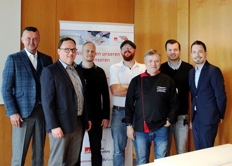 Die Referenten der afz-akademie (von links): Fritz Gempel, Michael Krönung, Torsten Habermann, Philipp Sontag, Christoph Grabowski, Sebastian Diehl und afz-Chefredakteur Jörg Schiffeler. Die Referenten der afz-akademie (von links): Fritz Gempel, Michael Krönung, Torsten Habermann, Philipp Sontag, Christoph Grabowski, Sebastian Diehl und afz-Chefredakteur Jörg Schiffeler.