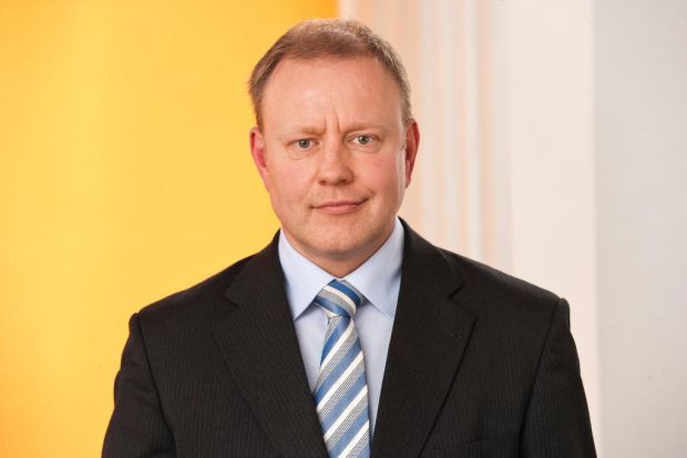 Matthias Kohlmüller ist Bereichsleiter Fleischwirtschaft bei der Agrarmarkt Informations-Gesellschaft (AMI) in Bonn. Matthias Kohlmüller ist Bereichsleiter Fleischwirtschaft bei der Agrarmarkt Informations-Gesellschaft (AMI) in Bonn.