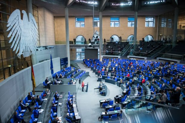Bundeskanzlerin Angela Merkel spricht zum Haushalt im Bundestag in Berlin. Bundeskanzlerin Angela Merkel spricht zum Haushalt im Bundestag in Berlin.