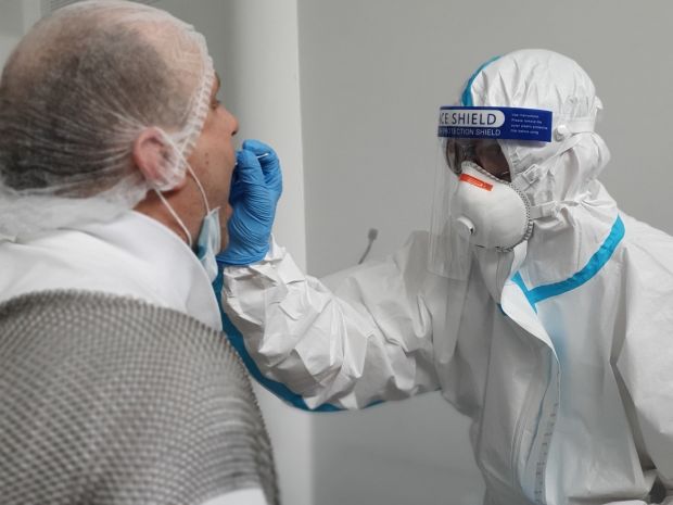 Bei der Reihentestung von 6.139 Mitarbeitern am Standort Rheda wurde 1.412 Corona-Infektionen nachgewiesen. Bei der Reihentestung von 6.139 Mitarbeitern am Standort Rheda wurde 1.412 Corona-Infektionen nachgewiesen.