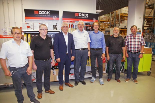 Vorstand und Aufsichtsrat der FGS Aachen (von links): Robert Wolf, Hans-Josef Kraus, Markus Bindels, Winfried Müller, Franz-Peter Schwartz, Reiner Wilms und Hans-Peter Pelzer. Vorstand und Aufsichtsrat der FGS Aachen (von links): Robert Wolf, Hans-Josef Kraus, Markus Bindels, Winfried Müller, Franz-Peter Schwartz, Reiner Wilms und Hans-Peter Pelzer.