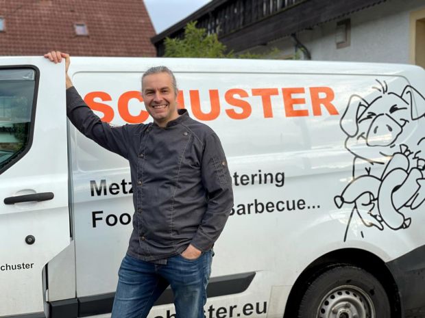 Marc Keßler aus Mainz-Ebersheim engagiert sich ehrenamtlich als Obermeister der Fleischerinnung Mainz-Bingen. Marc Keßler aus Mainz-Ebersheim engagiert sich ehrenamtlich als Obermeister der Fleischerinnung Mainz-Bingen.