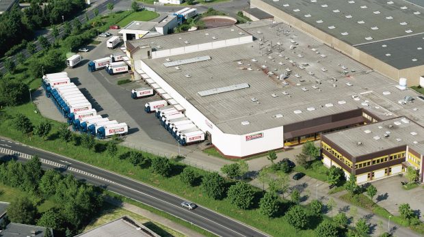 Im Fleischhof Rasting in Moers am Niederrhein werden für die Edeka neue vegetarische Fleischalternativen entwickelt und produziert. Im Fleischhof Rasting in Moers am Niederrhein werden für die Edeka neue vegetarische Fleischalternativen entwickelt und produziert.
