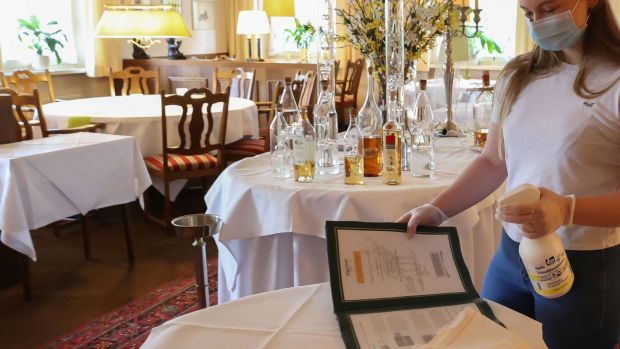 Die Gastronomie darf sich über Wiedereröffnung und Mehrwertsteuer-Senkung freuen. Die Gastronomie darf sich über Wiedereröffnung und Mehrwertsteuer-Senkung freuen.