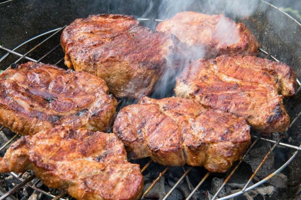 Der Start in die Grillsaison und die Wiedereröffnung der Gastronomie beleben die Nachfrage auf dem Fleischmarkt. Der Start in die Grillsaison und die Wiedereröffnung der Gastronomie beleben die Nachfrage auf dem Fleischmarkt.