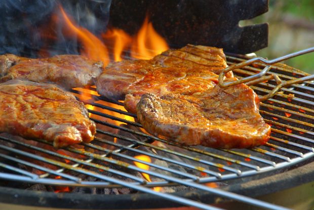 Rege gefragt sind alle Grill-Artikel vom Schwein. Rege gefragt sind alle Grill-Artikel vom Schwein.
