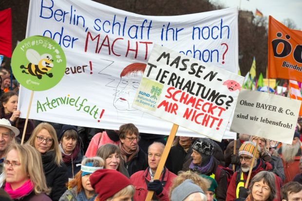 Das Bild zeigt die Proteste des Aktionsbündnisses „Wir haben es satt!“ zur Internationalen Grünen Woche (IGW) am 18. Januar 2020 in Berlin. Das Bild zeigt die Proteste des Aktionsbündnisses „Wir haben es satt!“ zur Internationalen Grünen Woche (IGW) am 18. Januar 2020 in Berlin.