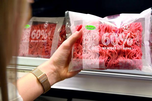 Flow-Pack: Laut Clemens Tönnies „nicht weniger als die Verpackungsrevolution für die Fleischwelt.“ Flow-Pack: Laut Clemens Tönnies „nicht weniger als die Verpackungsrevolution für die Fleischwelt.“