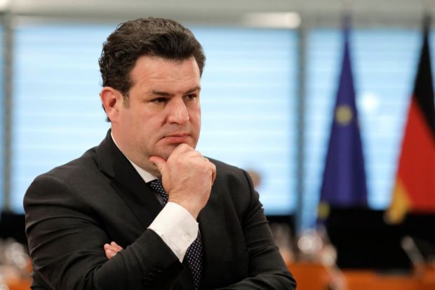 Arbeitsminister Hubertus Heil konnte seine Forderungen heute noch nicht im Kabinett vorbringen. Arbeitsminister Hubertus Heil konnte seine Forderungen heute noch nicht im Kabinett vorbringen.