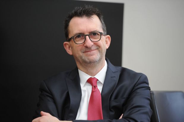 Reinhold Jost ist im Saarland Minister für Umwelt und Verbraucherschutz In sein Ressort gehört auch die Landwirtschaft. Reinhold Jost ist im Saarland Minister für Umwelt und Verbraucherschutz In sein Ressort gehört auch die Landwirtschaft.