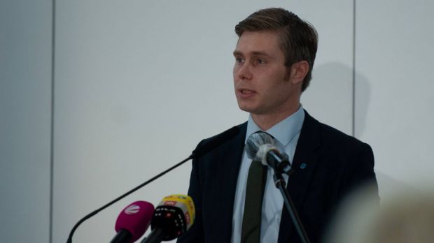 Landrat Florian Lorenzen fordert von der Geschäftsführung des Schlachthofs ein tragfähiges Konzept, das die Wiederaufnahme der Arbeit ermöglicht. Landrat Florian Lorenzen fordert von der Geschäftsführung des Schlachthofs ein tragfähiges Konzept, das die Wiederaufnahme der Arbeit ermöglicht.