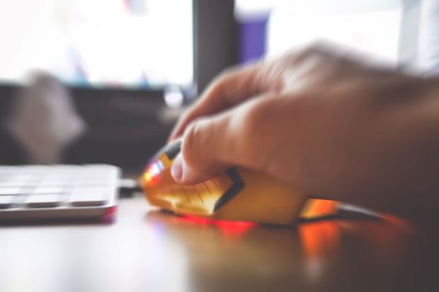 Bei großen und mittleren Händlern sind digitale Helfer fester Bestandteil im Front- und Back-Office. Bei großen und mittleren Händlern sind digitale Helfer fester Bestandteil im Front- und Back-Office.