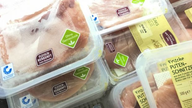 Bei Geflügelfleisch gibt es für die Konsumenten bereits eine recht große Auswahl an Produkten mit dem "Ohne Gentechnik"-Siegel. Bei Geflügelfleisch gibt es für die Konsumenten bereits eine recht große Auswahl an Produkten mit dem "Ohne Gentechnik"-Siegel.