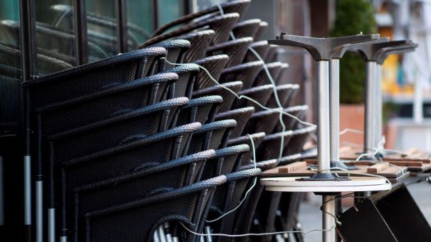 Die Mehrheit der Deutschen hat sich in einer Umfrage für die Wiedereröffnung der Gastronomie ausgesprochen. Die Mehrheit der Deutschen hat sich in einer Umfrage für die Wiedereröffnung der Gastronomie ausgesprochen.