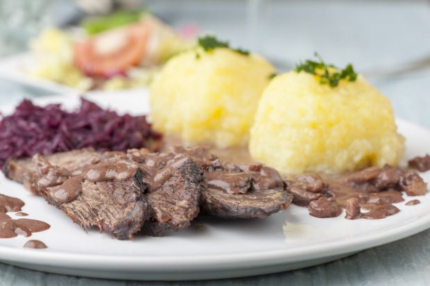 In diesem Jahr wird festlich zuhause gekocht und gegessen. Das kurbelt an den Großmärkten die Nachfrage des Einzelhandels nach Rindfleisch an. In diesem Jahr wird festlich zuhause gekocht und gegessen. Das kurbelt an den Großmärkten die Nachfrage des Einzelhandels nach Rindfleisch an.