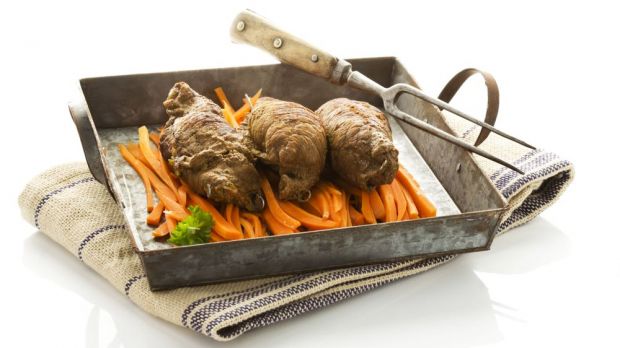Bei Rind- und Geflügelfleisch steigen die verzehrten Mengen, wodurch der Rückgang beim Schweinefleisch ausgeglichen wird. Bei Rind- und Geflügelfleisch steigen die verzehrten Mengen, wodurch der Rückgang beim Schweinefleisch ausgeglichen wird.