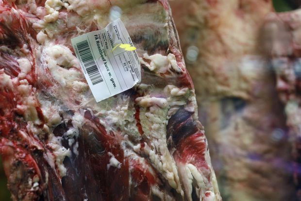 Gerade im Bereich der Edelteile fehlt mit der Gastronomie ein wichtiger Absatzweg. Gerade im Bereich der Edelteile fehlt mit der Gastronomie ein wichtiger Absatzweg.