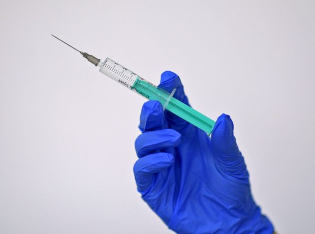 Der Bundesverband für Tiergesundheit (BfT) hält Impfungen bei Mensch und Tier unverzichtbar Der Bundesverband für Tiergesundheit (BfT) hält Impfungen bei Mensch und Tier unverzichtbar