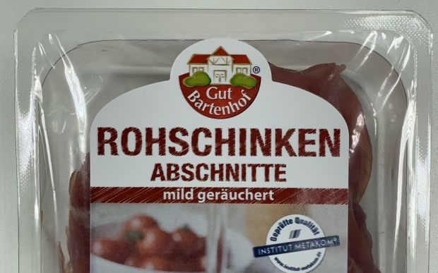 Schwarz Cranz ruft "Rohschinken Abschnitte - mild geräuchert" mit dem ausgewiesenen MHD 30.11.2020 und der Chargennummer L4430634907 zurück. Schwarz Cranz ruft "Rohschinken Abschnitte - mild geräuchert" mit dem ausgewiesenen MHD 30.11.2020 und der Chargennummer L4430634907 zurück.