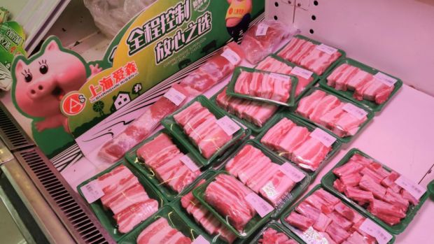 Die chinesische Produktion von Schweinefleisch wird in diesem Jahr erneut stark sinken. Die chinesische Produktion von Schweinefleisch wird in diesem Jahr erneut stark sinken.