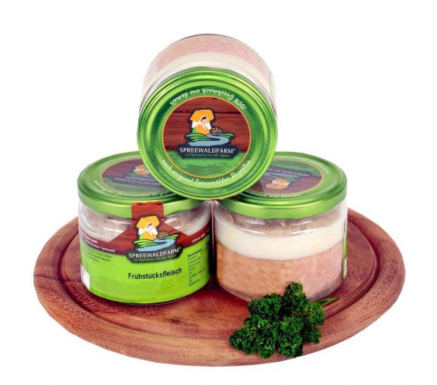 Die Spreewaldfarm liefert traditionelle Fleischwaren im Glas auch an den neuen Berliner Flughafen in Schönefeld. Die Spreewaldfarm liefert traditionelle Fleischwaren im Glas auch an den neuen Berliner Flughafen in Schönefeld.