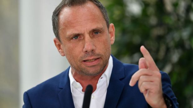 Mit seinem Konzept der Lebensmittelüberwachung sei Bayern deutschlandweit Vorreiter im gesundheitlichen Verbraucherschutz, sagt Verbraucherschutzminister Thorsten Glauber. Mit seinem Konzept der Lebensmittelüberwachung sei Bayern deutschlandweit Vorreiter im gesundheitlichen Verbraucherschutz, sagt Verbraucherschutzminister Thorsten Glauber.