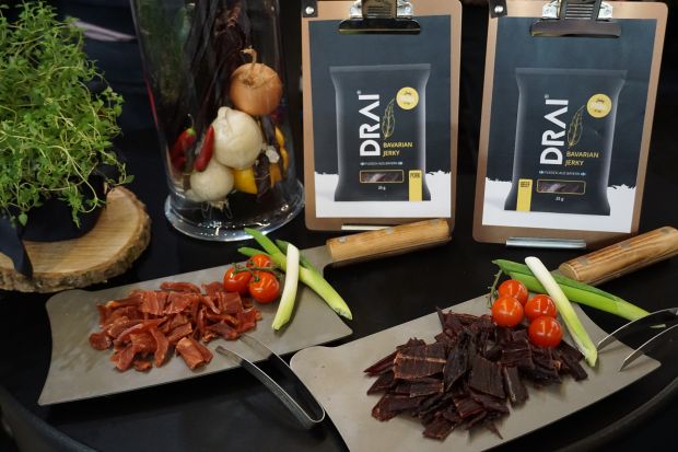 Bei 16 Prozent der Neueinführungen war die Unterstützung des Muskelaufbaus der gesundheitliche Mehrwert, der in der Innovation lag, wie etwa hier beim Trockenfleisch, das besonders proteinreich, aber fettarm ist. Bei 16 Prozent der Neueinführungen war die Unterstützung des Muskelaufbaus der gesundheitliche Mehrwert, der in der Innovation lag, wie etwa hier beim Trockenfleisch, das besonders proteinreich, aber fettarm ist.