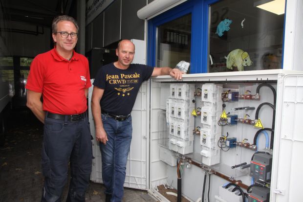 Mit Karsten Bürger (links) hat Hans-Jörg Scharfenbaum einen kompetenten Nachbarn im Boot. Mit Karsten Bürger (links) hat Hans-Jörg Scharfenbaum einen kompetenten Nachbarn im Boot.