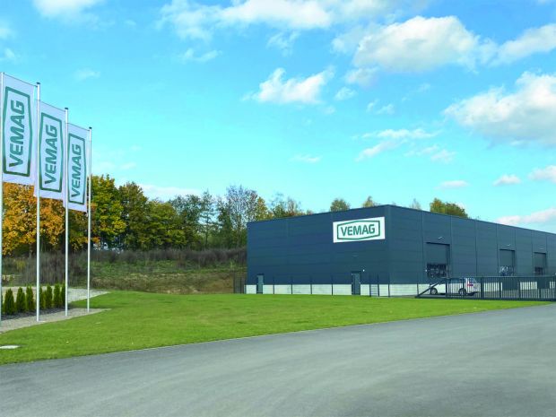 Das neue Service-Center von Vemag in Achstetten liegt verkehrsgünstig an der Autobahn A7. Das neue Service-Center von Vemag in Achstetten liegt verkehrsgünstig an der Autobahn A7.