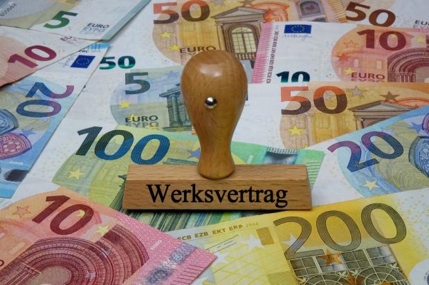 Kein Fremdpersonal mehr: 2021 gelten neue Regeln für Leiharbeiter und Werkvertragsbeschäftigte Kein Fremdpersonal mehr: 2021 gelten neue Regeln für Leiharbeiter und Werkvertragsbeschäftigte