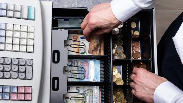 Mit dem Kassengesetz will der Bund erreichen, dass weniger Geld am Fiskus vorbeifließt. Mit dem Kassengesetz will der Bund erreichen, dass weniger Geld am Fiskus vorbeifließt.