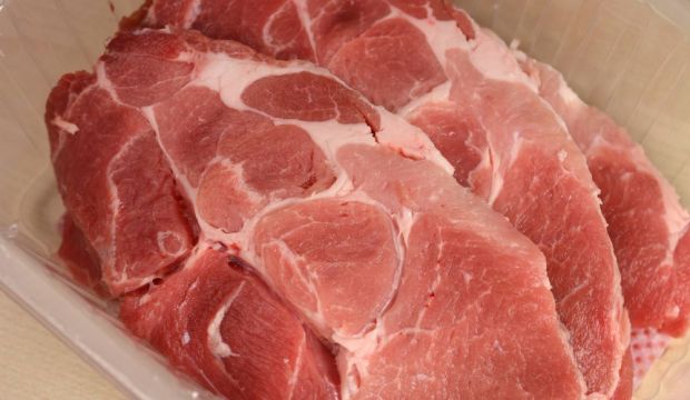 Schweinefleisch ist auf dem Weltmarkt derzeit deutlich billiger als vor einem Jahr. Schweinefleisch ist auf dem Weltmarkt derzeit deutlich billiger als vor einem Jahr.