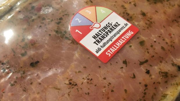 Die bestehenden privaten Label für das Tierwohl sollen durch eine einheitliche staatliche Kennzeichnung ersetzt werden. Die bestehenden privaten Label für das Tierwohl sollen durch eine einheitliche staatliche Kennzeichnung ersetzt werden.