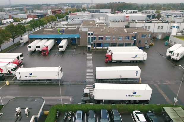 Nachdem Vion die von den Behörden geforderten Hygienemaßnahmen umgesetzt hatte, durfte die Schlachtung in Apeldoorn wieder aufgenommen werden. Nachdem Vion die von den Behörden geforderten Hygienemaßnahmen umgesetzt hatte, durfte die Schlachtung in Apeldoorn wieder aufgenommen werden.